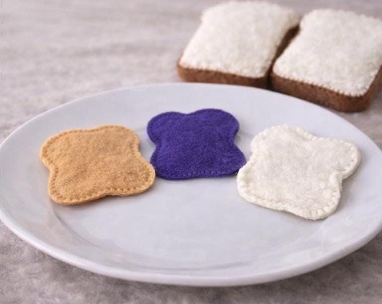 Felt PB&J Toast Play Food, Pretend Peanut Butter and Jelly Sandwich, Handmade Felt Food, Play Kitchen Toy, Montessori Toy