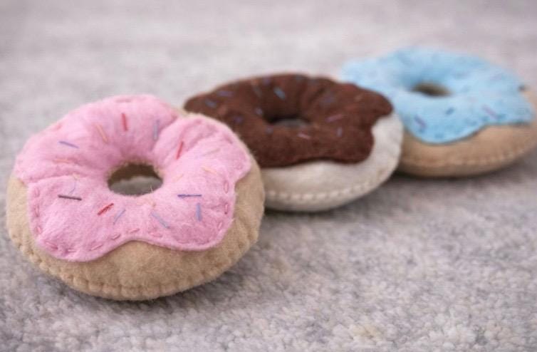 Felt Donut Play Food, Pretend Donuts for Play Kitchen, Handmade Felt Toy Food, Montessori Pretend Play, Toddler Gift