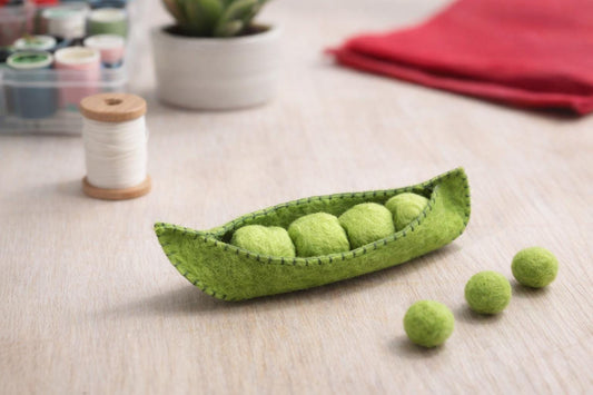 Felt Pea Pod, Handmade Pretend Play Food, Montessori Toy