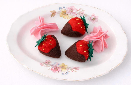 Felt Chocolate Covered Strawberries, Pretend Play Food, Handmade Felt Dessert for Play Kitchen, Montessori Toy, Toddler Gift